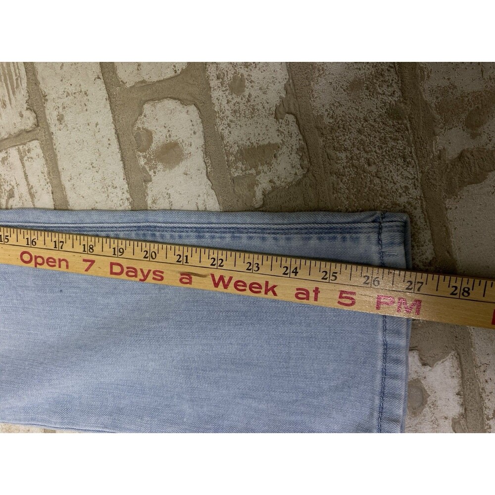 Laurie Felt Women’s Boyfriend Jeans Light Wash Blue Denim Cotton Petite 10P - Picture 6 of 9